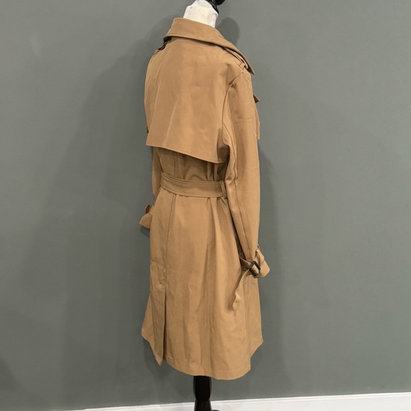 Burberry Classic Tan Trench Coat - Picture 3 of 13